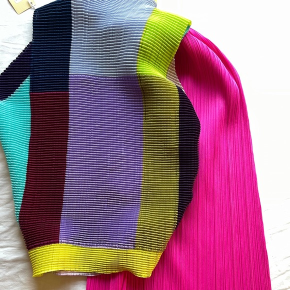 Issey Miyake Sleeveless Top NWT - Picture 5 of 10